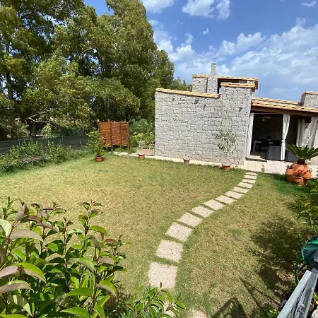 Ibiscus Cala Sinzias Tatil Evi Castiadas